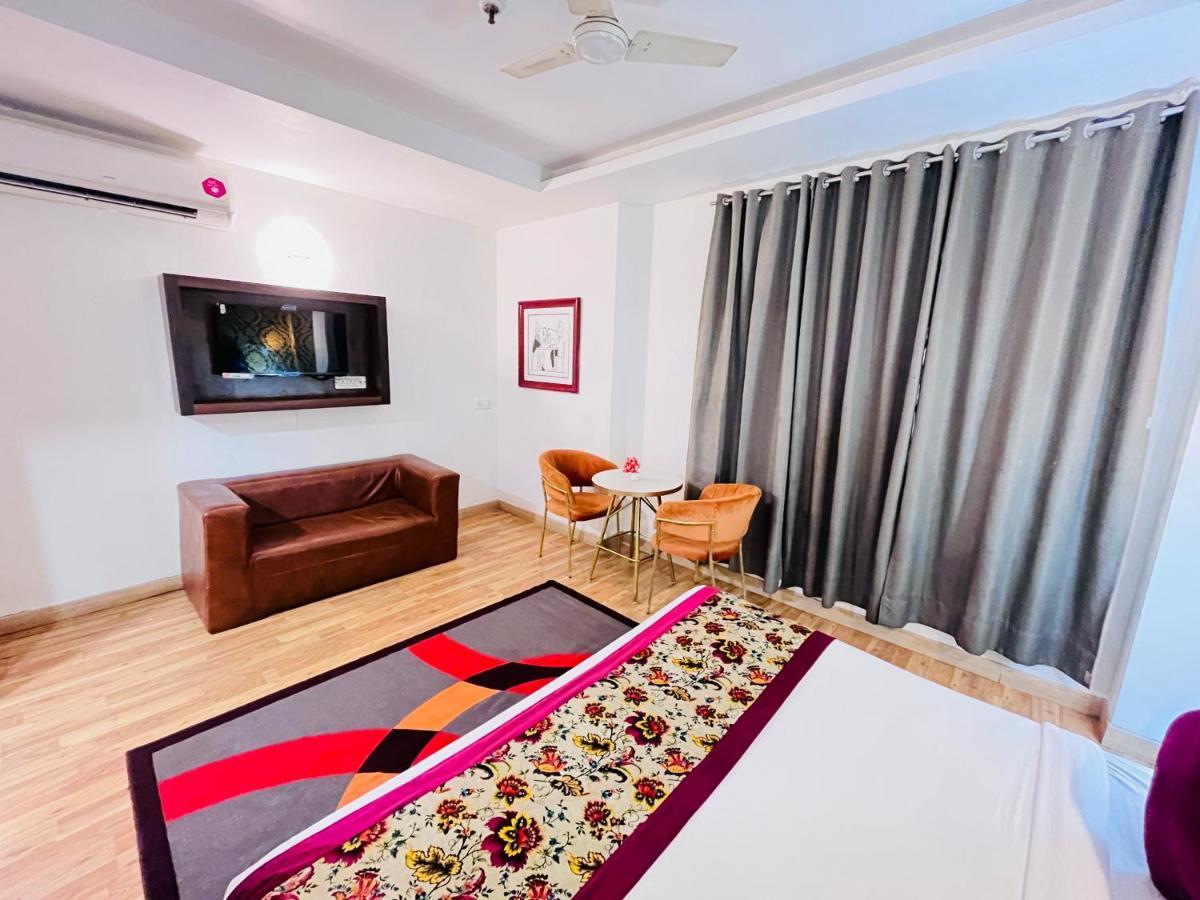 Hotel At Residency Kaushambi Couple Friendly Ghaziabad Extérieur photo