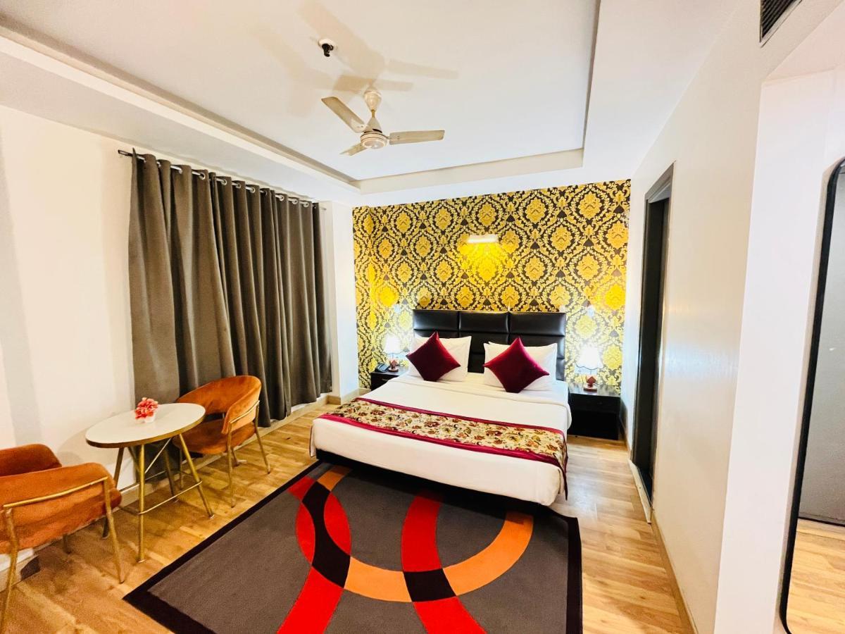 Hotel At Residency Kaushambi Couple Friendly Ghaziabad Extérieur photo