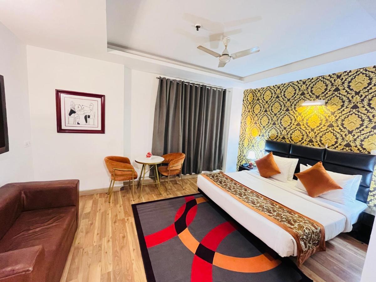 Hotel At Residency Kaushambi Couple Friendly Ghaziabad Extérieur photo