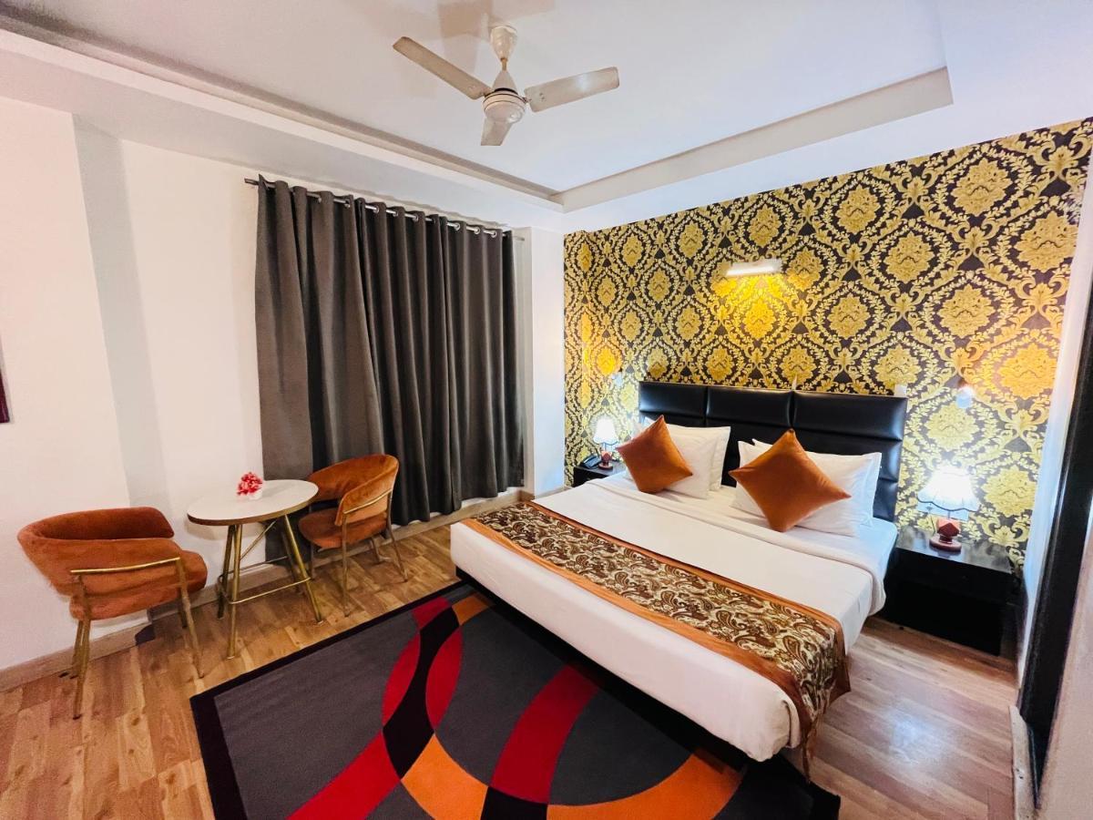 Hotel At Residency Kaushambi Couple Friendly Ghaziabad Extérieur photo
