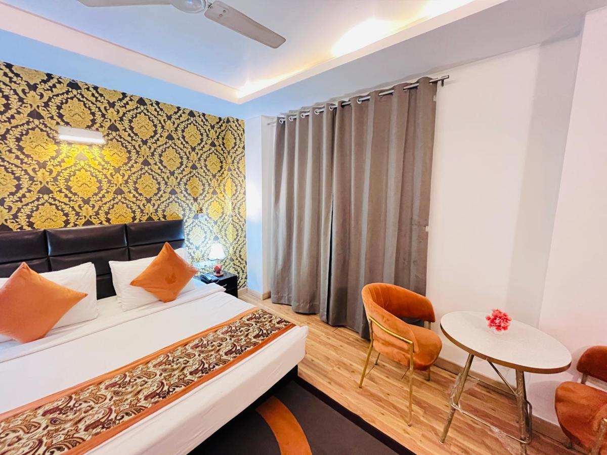 Hotel At Residency Kaushambi Couple Friendly Ghaziabad Extérieur photo