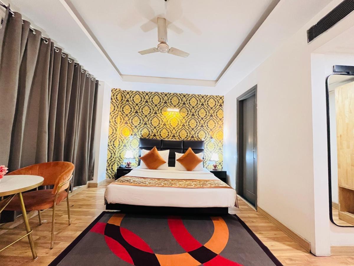 Hotel At Residency Kaushambi Couple Friendly Ghaziabad Extérieur photo