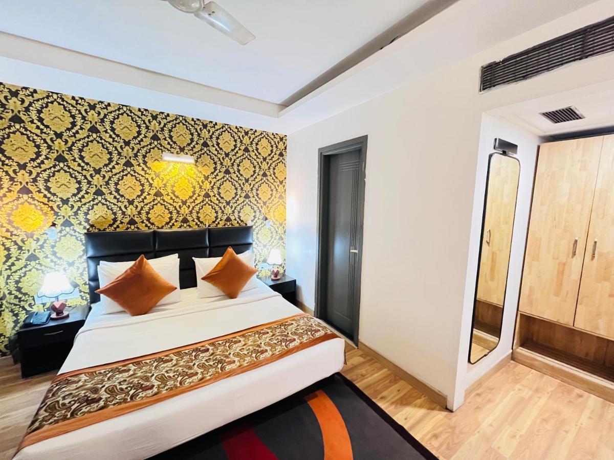 Hotel At Residency Kaushambi Couple Friendly Ghaziabad Extérieur photo